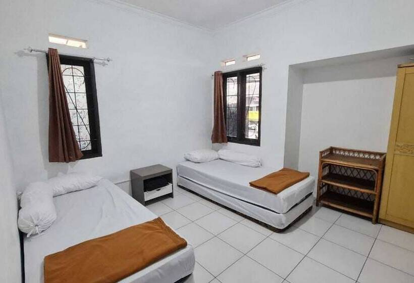 فندق Express O 92035 Rumah Singgah 8b Syariah