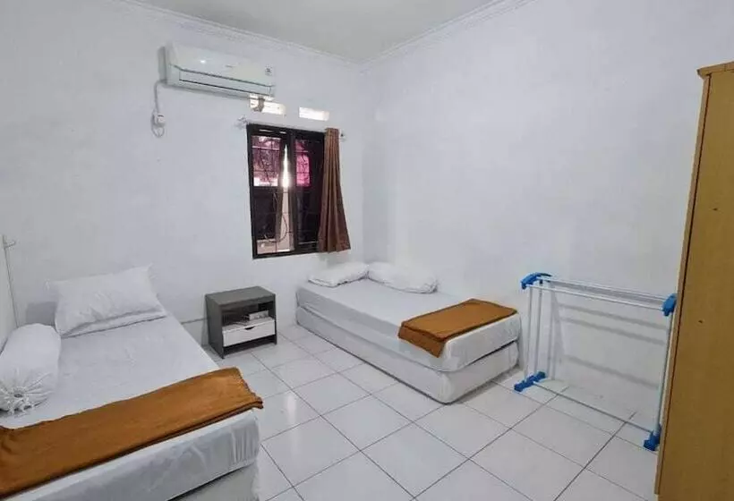 هتل Express O 92035 Rumah Singgah 8b Syariah