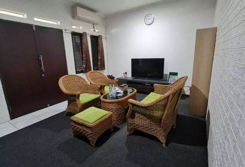 هتل Express O 92035 Rumah Singgah 8b Syariah