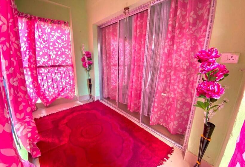 בית מלון כפרי Oyo Cozy Guest House