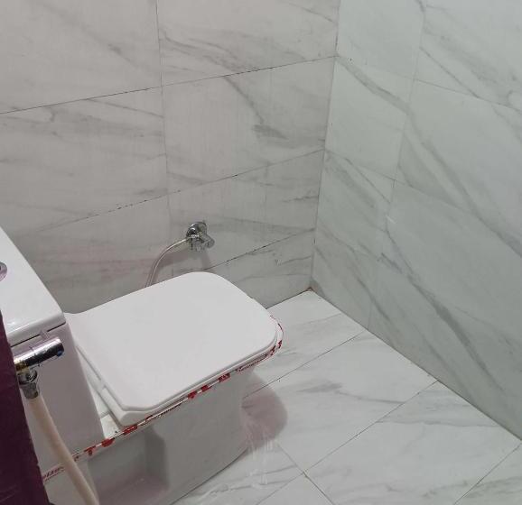 ホテル Oyo  Sky Bird