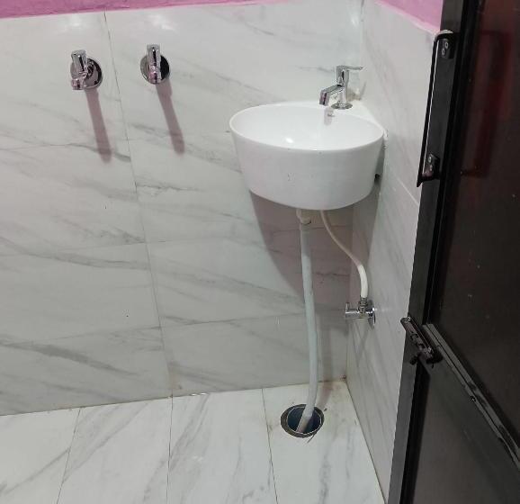 ホテル Oyo  Sky Bird