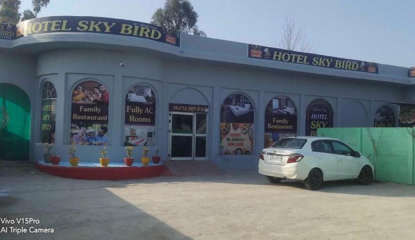 ホテル Oyo  Sky Bird