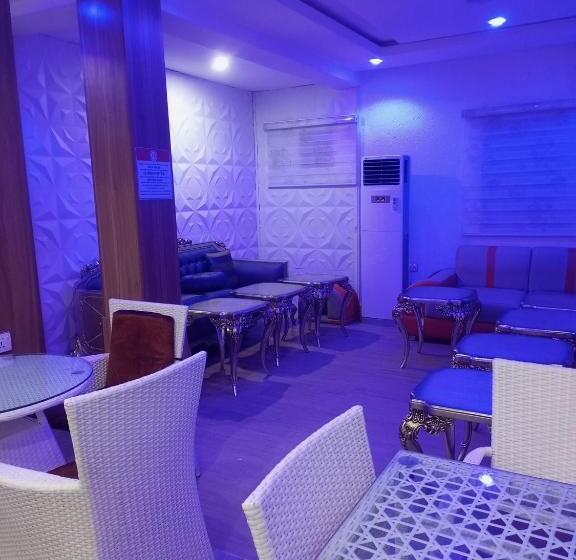 هتل Sakura Apartment