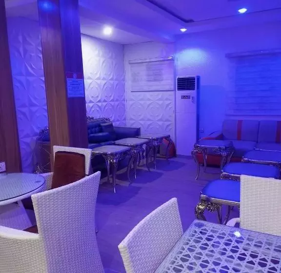 هتل Sakura Apartment