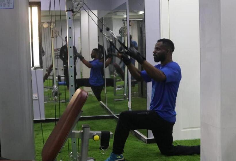 هتل Sakura Apartment