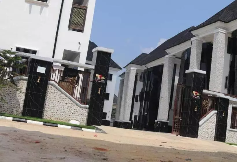 هتل Sakura Apartment