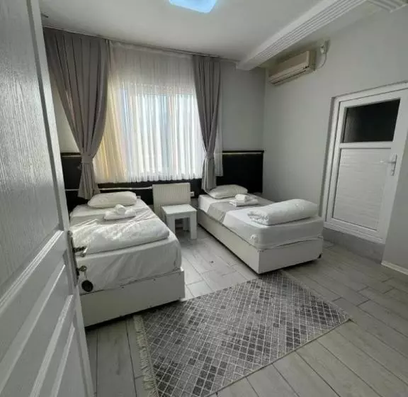 Otel Ni̇l Firat