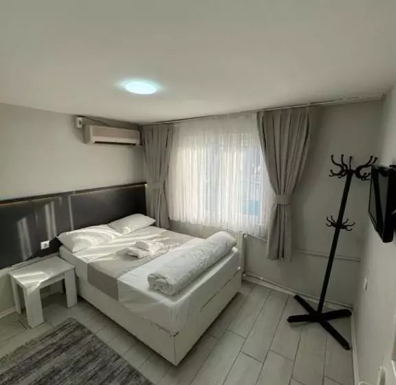 Otel Ni̇l Firat