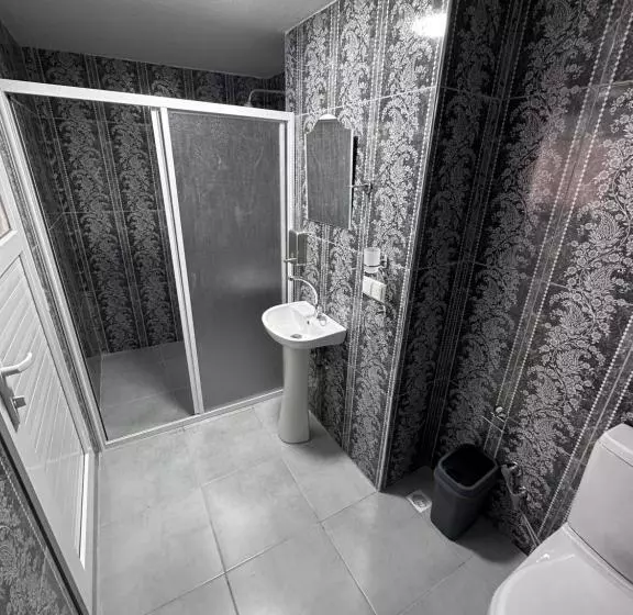 Otel Ni̇l Firat