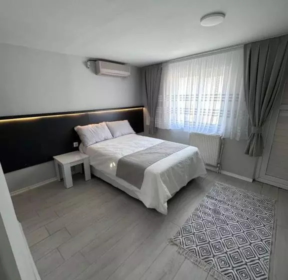 Otel Ni̇l Firat