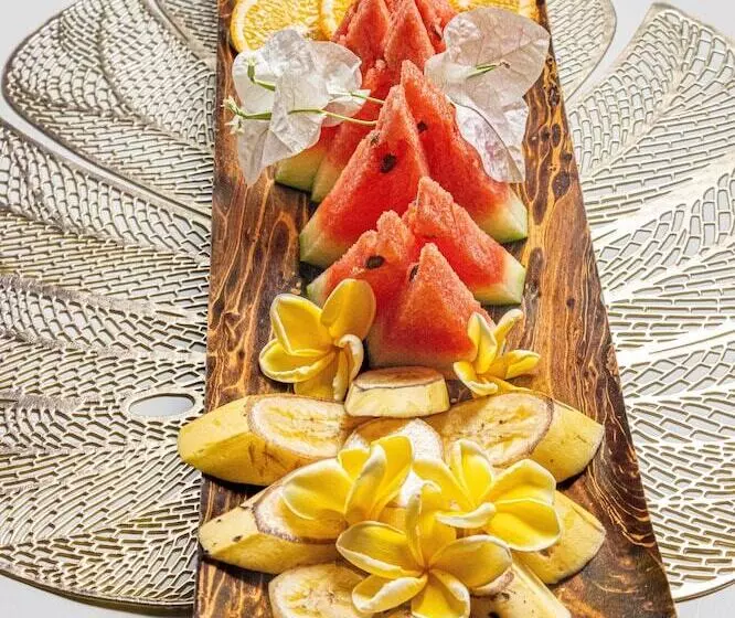 پانسیون Ahiva Village