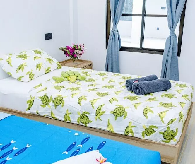 پانسیون Ahiva Village