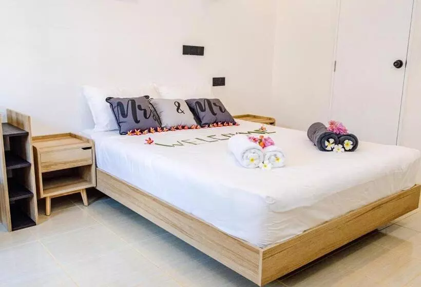 پانسیون Ahiva Village