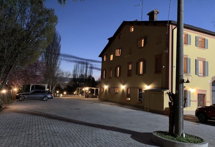 پانسیون La Corte Country Rooms