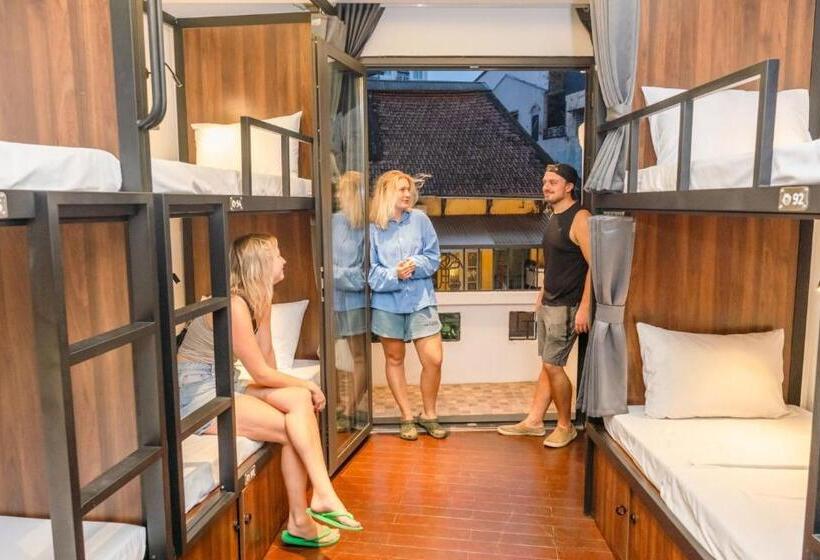 Mad Monkey Hanoi Hostel