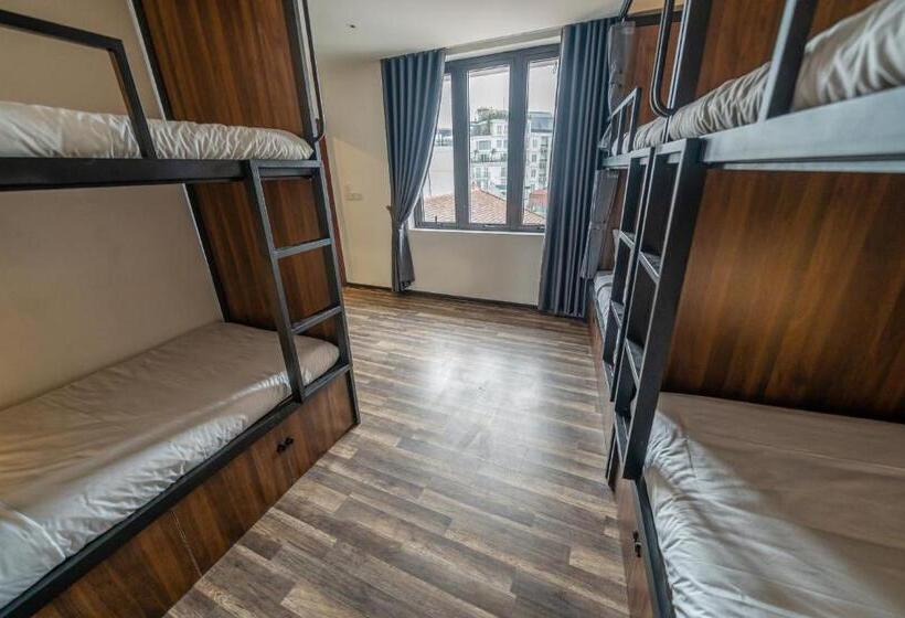 Mad Monkey Hanoi Hostel