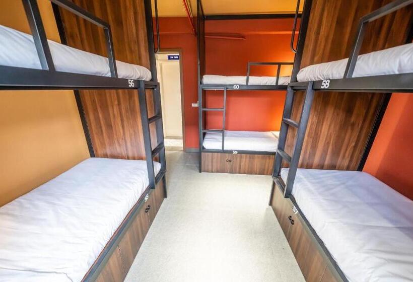 Mad Monkey Hanoi Hostel