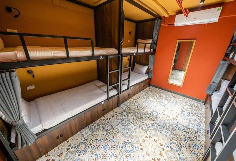 Mad Monkey Hanoi Hostel