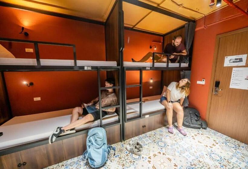 Mad Monkey Hanoi Hostel