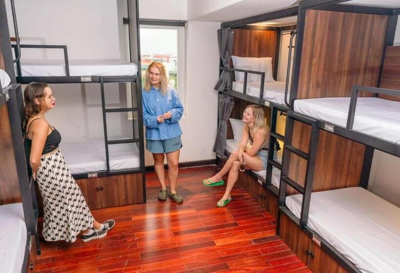 Mad Monkey Hanoi Hostel