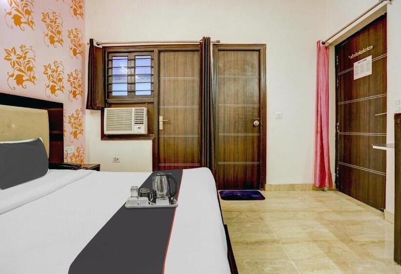 هتل Collection O Pantao Stays