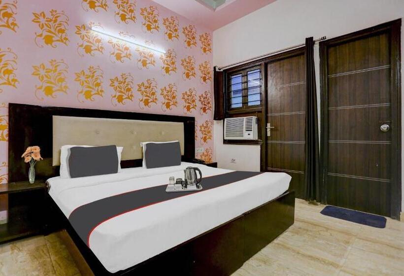 هتل Collection O Pantao Stays