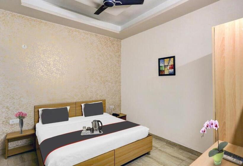 هتل Collection O Pantao Stays