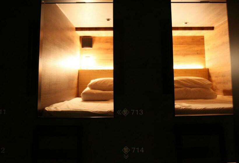 מלון כמוסות Rembrandt Cabin & Spa Shimbashi Caters To Men