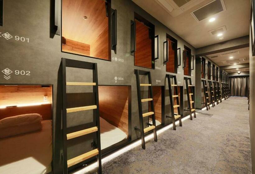 מלון כמוסות Rembrandt Cabin & Spa Shimbashi Caters To Men