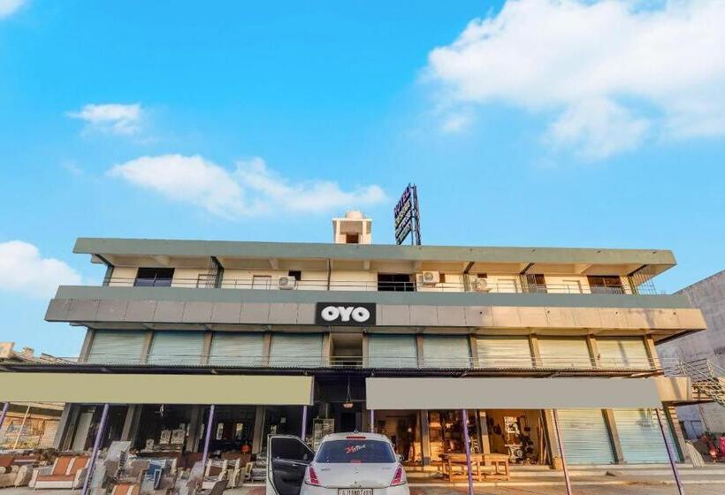 Hotel Spot On 704034  Krishna