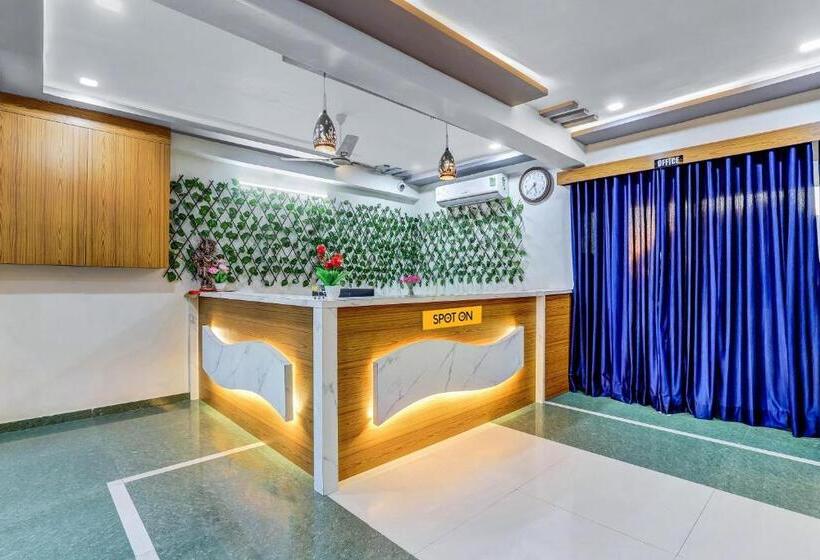 Hotel Spot On 704034  Krishna