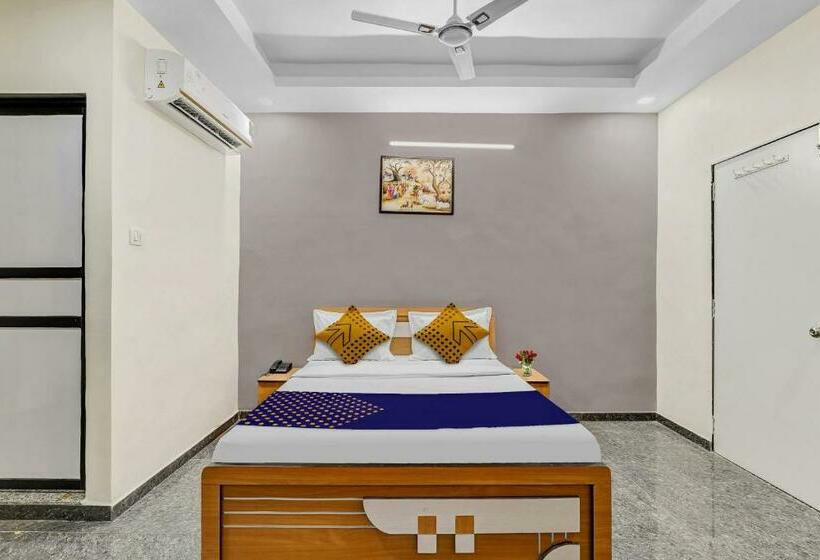 Hotel Spot On 704034  Krishna