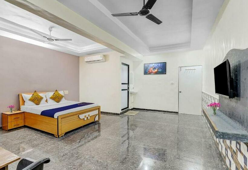 Hotel Spot On 704034  Krishna