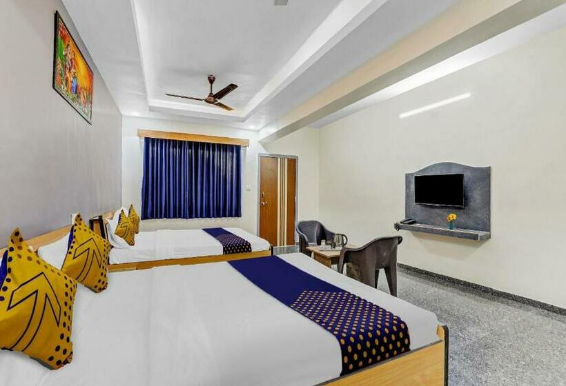 Hotel Spot On 704034  Krishna