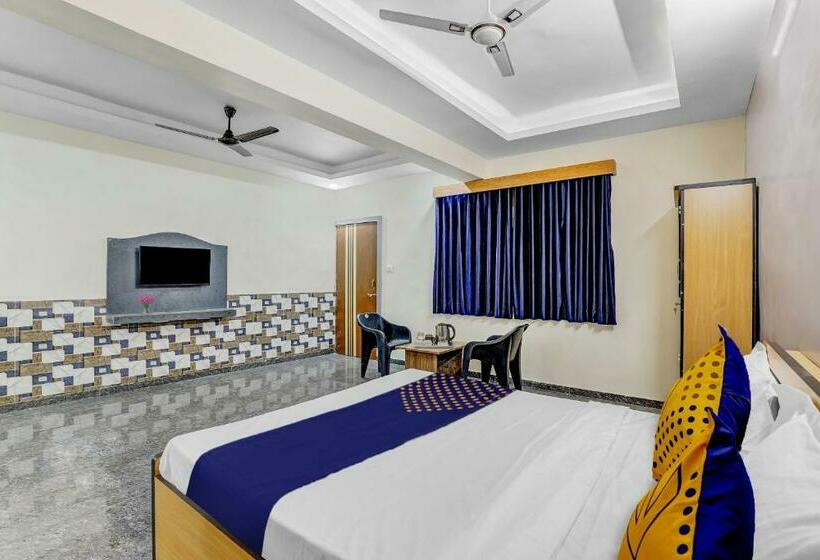 Hotel Spot On 704034  Krishna