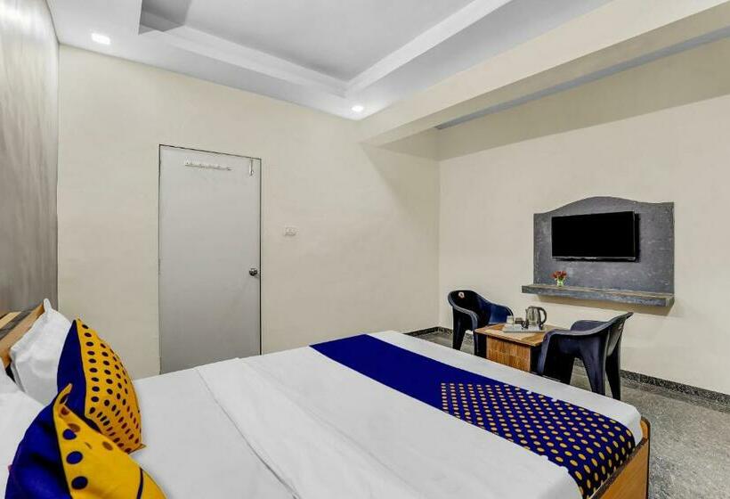 Hotel Spot On 704034  Krishna