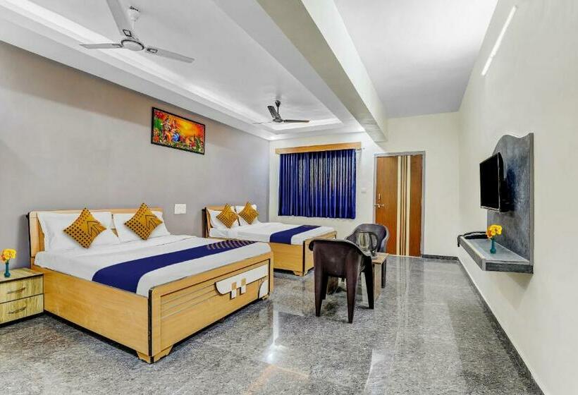 Hotel Spot On 704034  Krishna