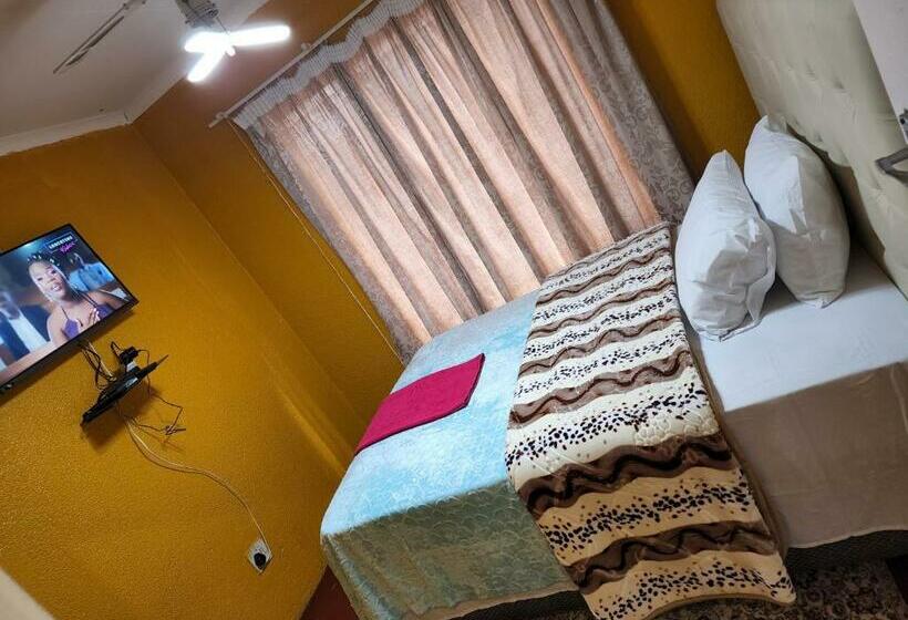 הוסטל Wampex Guest House In Northam Cbd 239 Coal Street