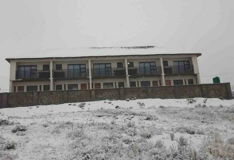 تختخواب و صبحانه Highlands Lodge