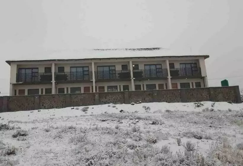 تختخواب و صبحانه Highlands Lodge