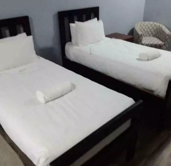 تختخواب و صبحانه Highlands Lodge