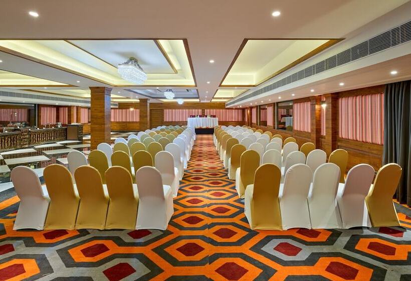Hotel Zone By The Park Pathankot