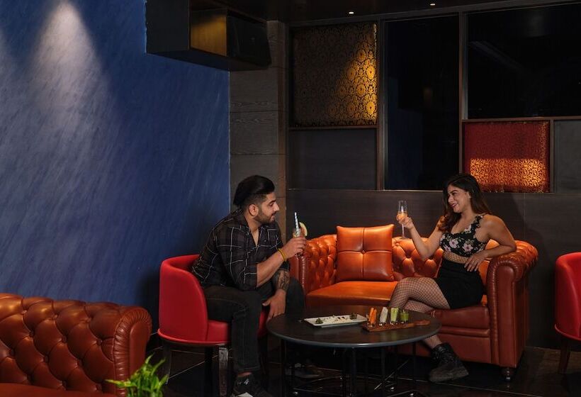 Hotel Zone By The Park Pathankot