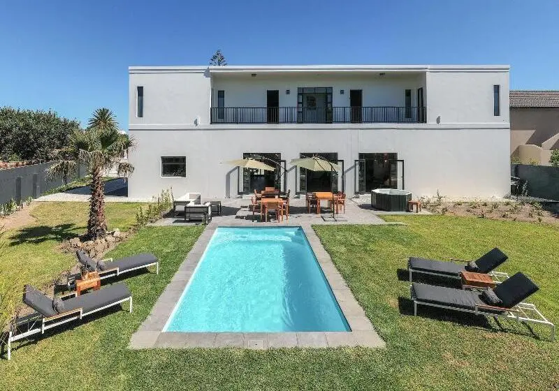 Majatalo Glow Boutique Suites & Guesthouse
