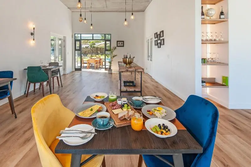 Majatalo Glow Boutique Suites & Guesthouse