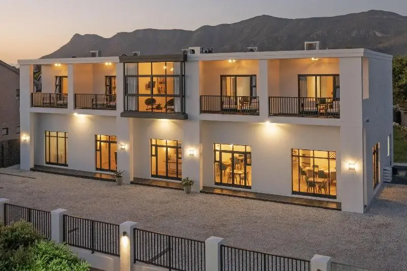 Majatalo Glow Boutique Suites & Guesthouse