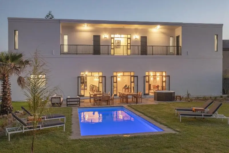 Majatalo Glow Boutique Suites & Guesthouse