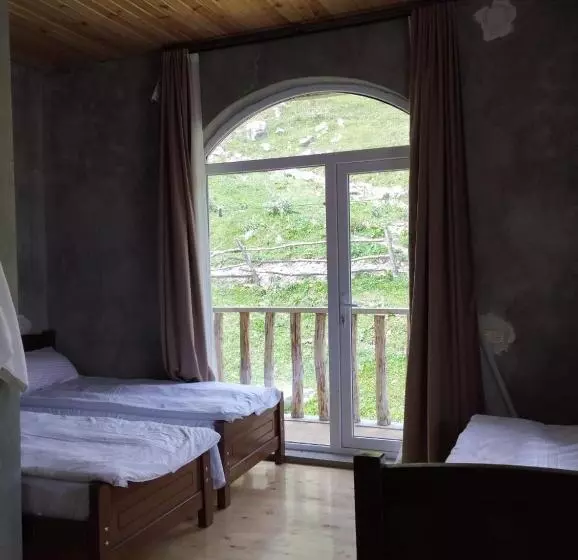پانسیون Lento Kaldani Guesthouse