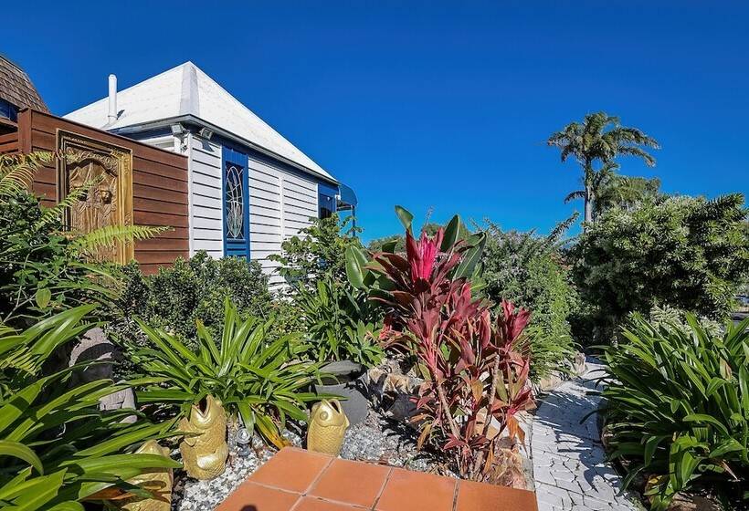 1770 Sovereign Lodge Retreat